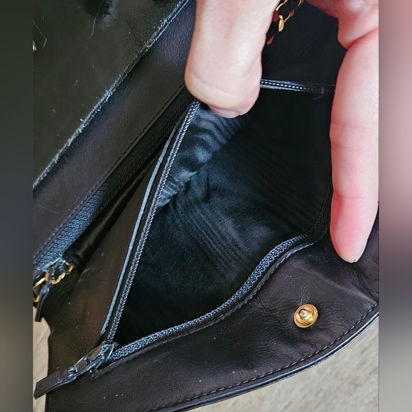 Chanel WOC in Black Patent Leather Vintage in EUC w/COA and dustbag - Picture 9 of 14